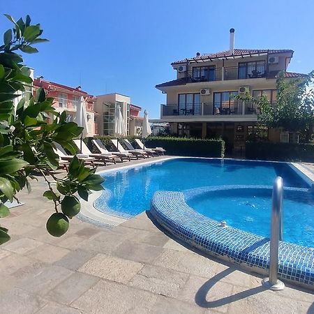 Family Hotel Muses Созополь Экстерьер фото