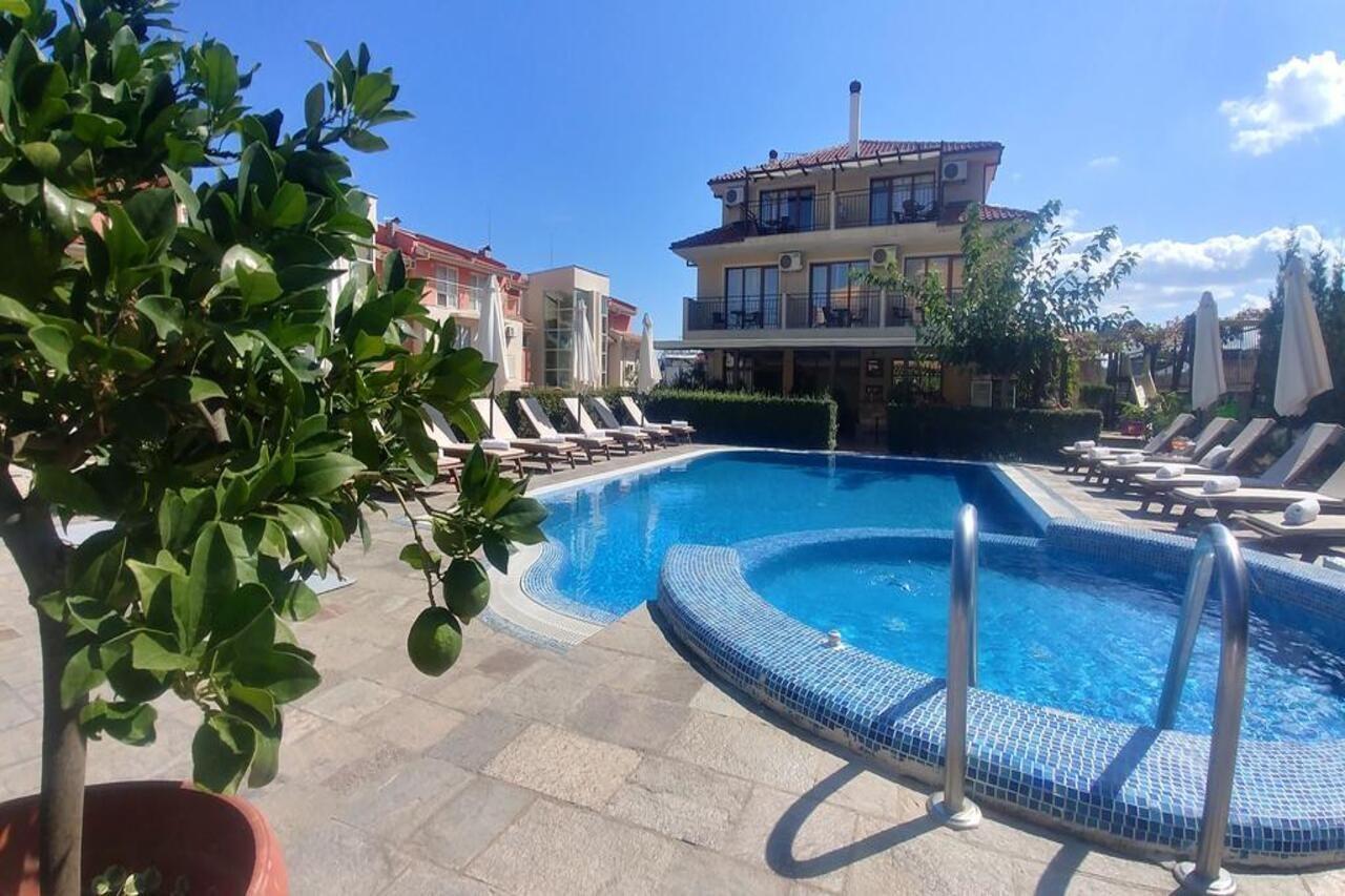 Family Hotel Muses Созополь Экстерьер фото