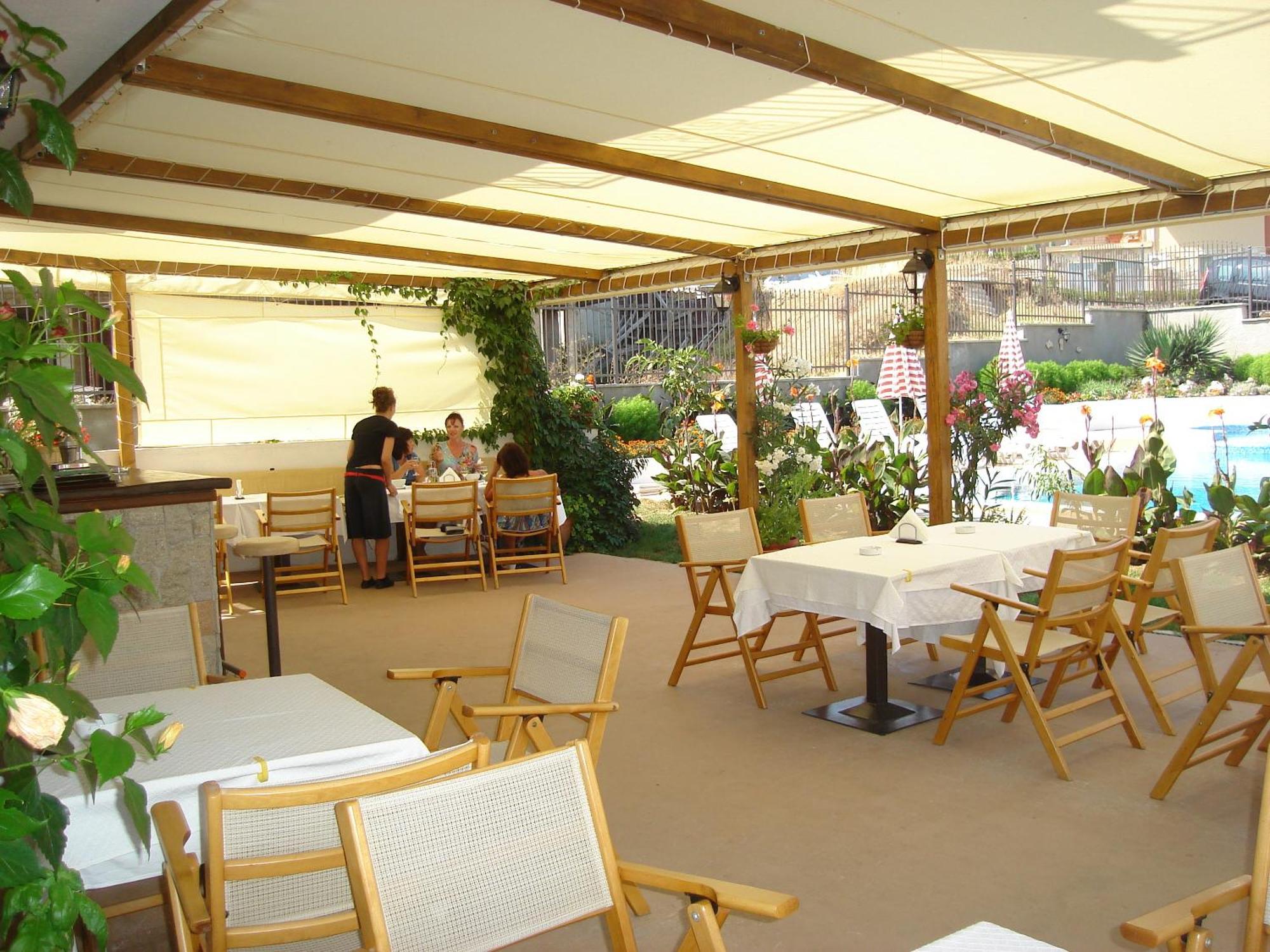 Family Hotel Muses Созополь Экстерьер фото