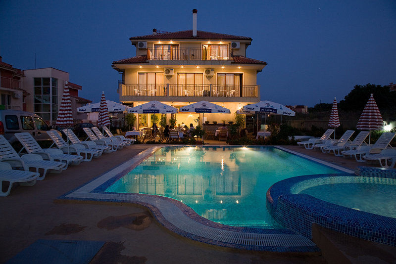 Family Hotel Muses Созополь Экстерьер фото